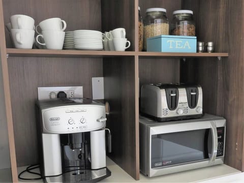 The Cape White Villa / Common space - Breakfast