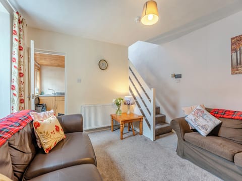 Living room | Carraig Dhubh North - Carraig Dhubh Cottages, Whiting Bay