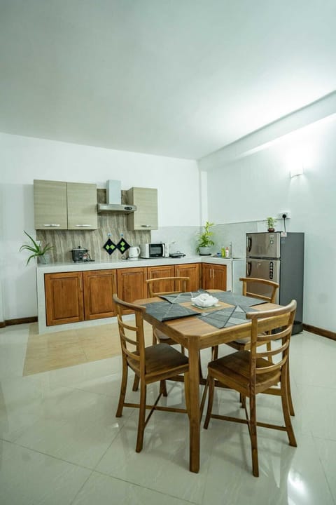 Apartment | Dining