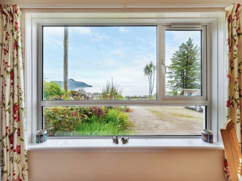View | Carraig Dhubh Cottage - Carraig Dhubh Cottages, Whiting Bay