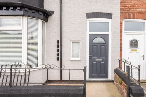 Clifton Studio 5, Darlington - Host & Stay