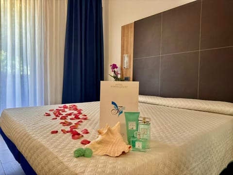 Standard Double or Twin Room | In-room safe, desk, free WiFi