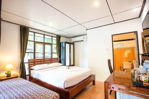 Standard Room | Minibar, free WiFi