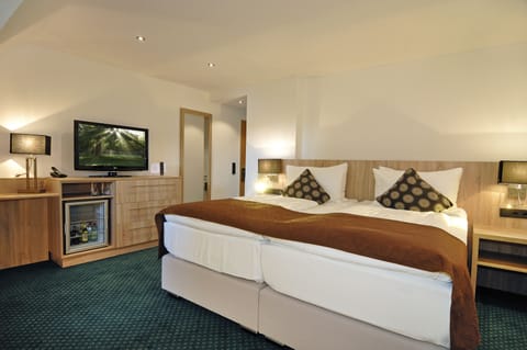 Deluxe Double Room | Premium bedding, pillowtop beds, in-room safe, individually decorated