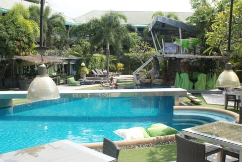 Outdoor pool, open 9 AM to 6:00 PM, sun loungers