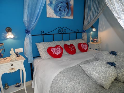 Double or Twin Room | Desk, cribs/infant beds, rollaway beds, free WiFi