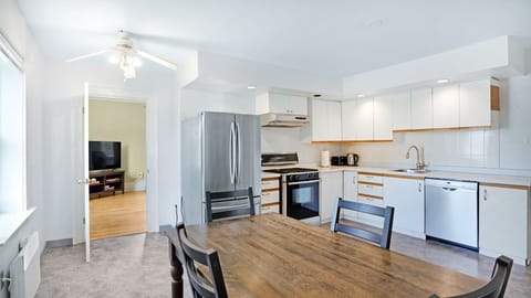 House, 4 Bedrooms | Private kitchen | Mini-fridge, microwave, coffee/tea maker, toaster