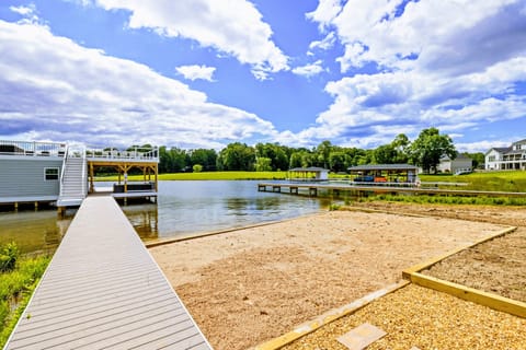 Steps from Shoreline Simplicity – Let little feet wander, big laughs echo, and summer memories take root in the sand.