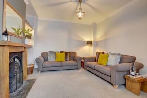 D19916b2 b7cb 4b30 9cea d3cce3a394b8