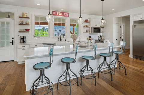 Additional bar seating