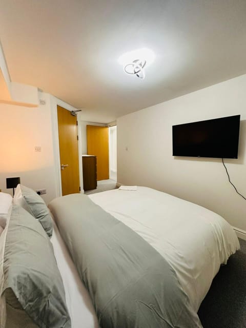 Apartment | 3 bedrooms, free WiFi, bed sheets