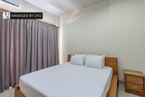 Deluxe Double Room | Desk, laptop workspace, blackout drapes, free WiFi