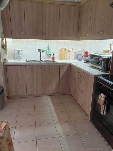 Apartment | Private kitchen | Fridge, microwave, oven, stovetop