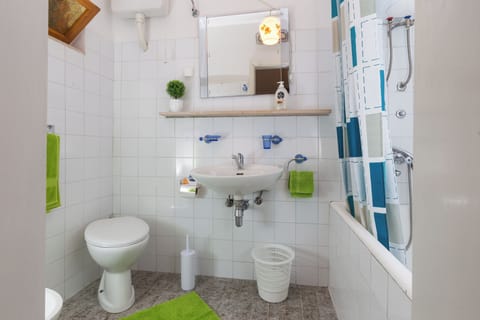 Double Room (Double Room with Terrace and Partial ) | Bathroom | Bathtub, towels