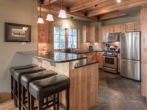 MMH 4 Indian Summer, Kitchen, 1