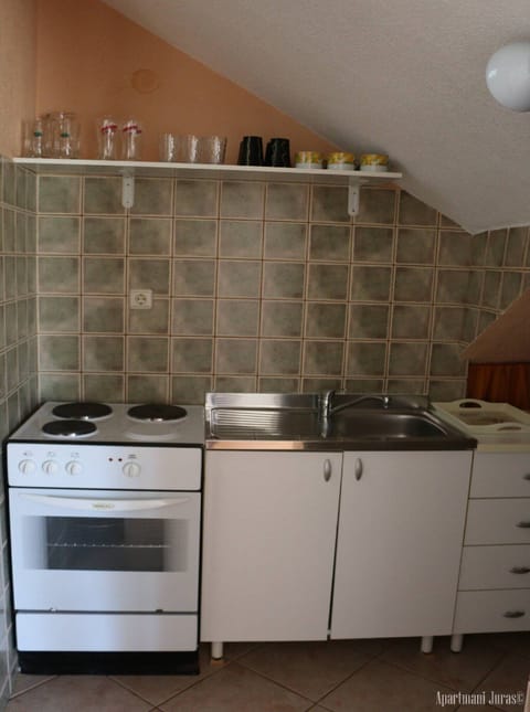 Studio (Studio Apartment with Loggia) | Private kitchen | Fridge