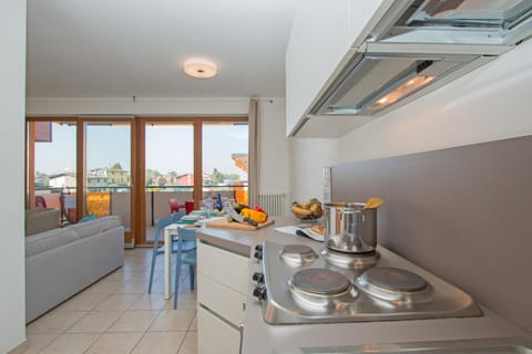 Condo, Pool View | Private kitchen | Coffee/tea maker, electric kettle, toaster, dining tables