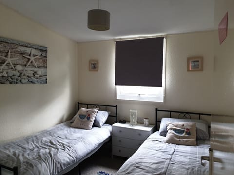 Cabin | 2 bedrooms, iron/ironing board, free WiFi, bed sheets