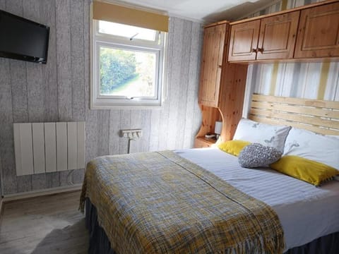 Cabin | 2 bedrooms, iron/ironing board, free WiFi, bed sheets