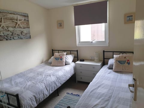 Cabin | 2 bedrooms, iron/ironing board, free WiFi, bed sheets