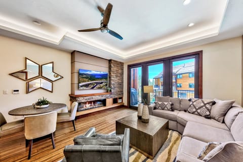 Zalanta Resort is located steps away from the Heavenly Mountain Gondola and Lake Tahoe