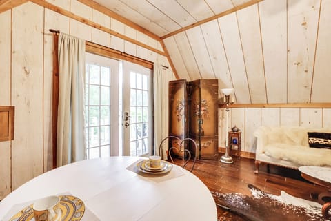 Apartment (0 Bedroom) | Interior