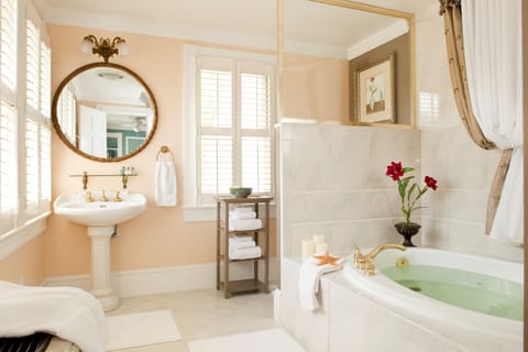 Room, 1 Queen Bed | Bathroom | Separate tub and shower, designer toiletries, hair dryer, bathrobes