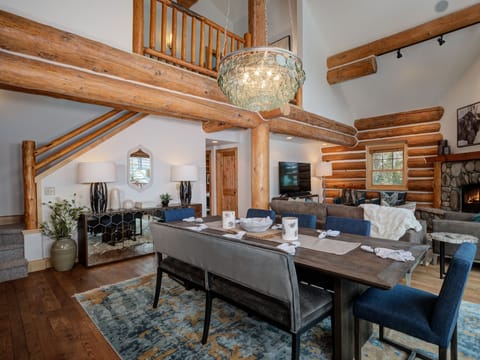 Powder Ridge 26 Rosebud Dining Room, 5