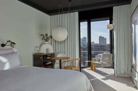 Studio Loft | Hypo-allergenic bedding, minibar, in-room safe, individually decorated