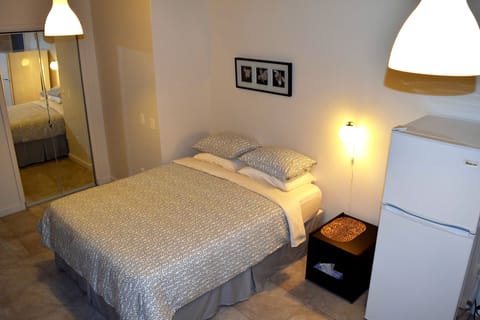 Premium bedding, desk, iron/ironing board, free WiFi