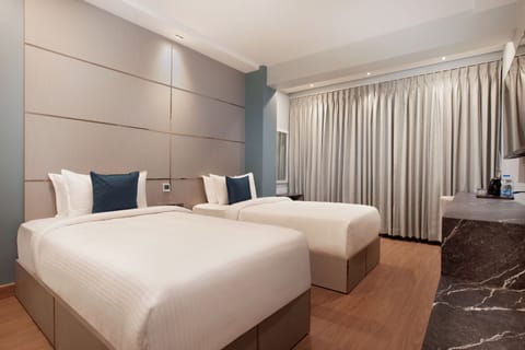 Executive Twin Room, 1 Double Bed | Premium bedding, desk, laptop workspace, soundproofing