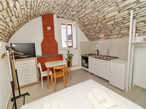 Studio (Studio Apartment with Terrace and Cit) | Interior