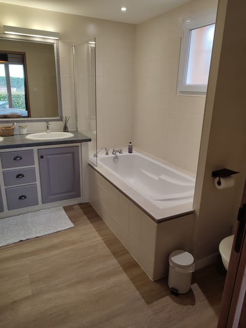 Comfort Room, City View | Bathroom