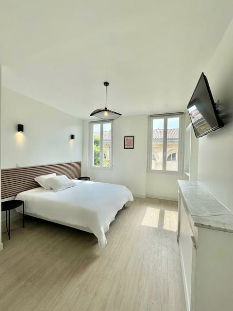 Deluxe Double Room, Ensuite (Double de Luxe) | In-room safe, blackout drapes, soundproofing, free WiFi