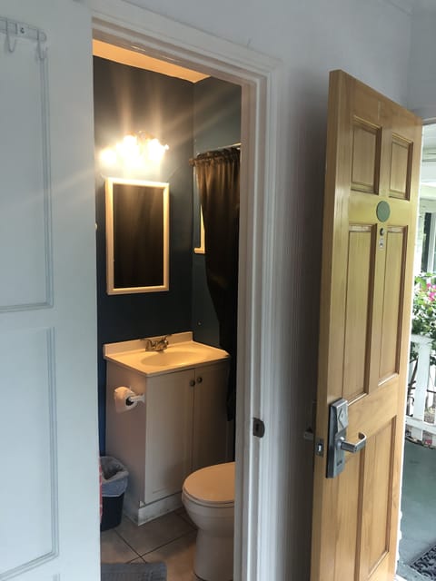 1 Queen Bedroom, with Kitchenette | Bathroom | Shower, free toiletries, hair dryer, towels