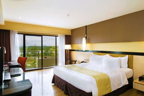 Deluxe Double or Twin Room, Garden View, Lakeside | In-room safe, soundproofing, free WiFi, bed sheets