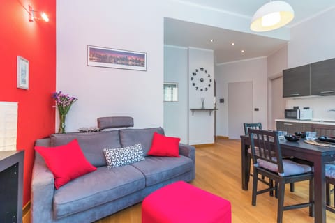 Apartment | Living area | 35-inch TV with digital channels