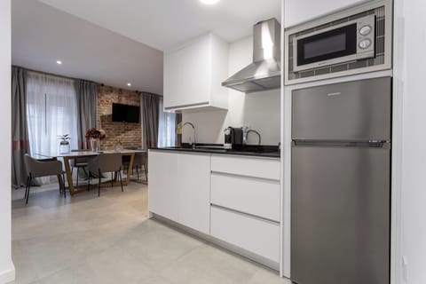 Apartment, 2 Bedrooms | Private kitchen | Fridge, microwave, stovetop, dishwasher