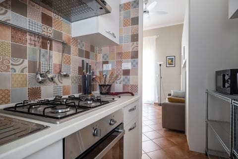 Apartment, Balcony | Private kitchen | Electric kettle