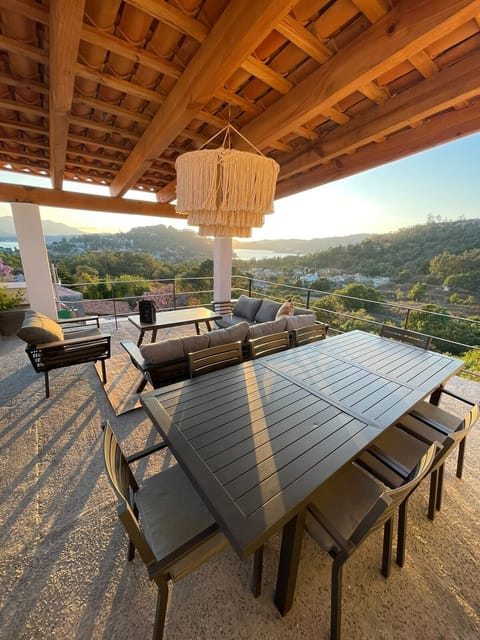 Panoramic House | Terrace/patio