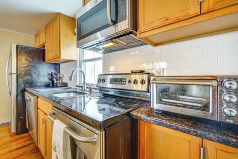 House (1 Bedroom) | Private kitchen | Microwave, oven, stovetop, dishwasher