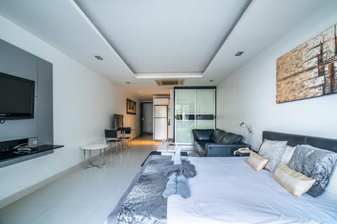 Pool view studio at peaceful Nakalay Palm Condo (12204)