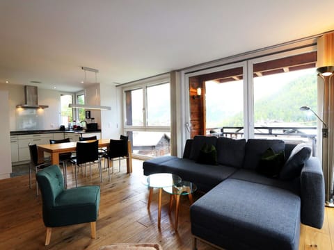 Furniture, Couch, Building, Table, Living Room, Wood, Interior Design, Flooring, Floor, Studio Couch