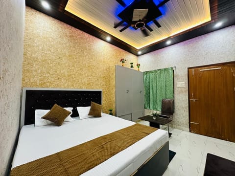 Deluxe Room, Balcony | In-room safe, desk, laptop workspace, free WiFi