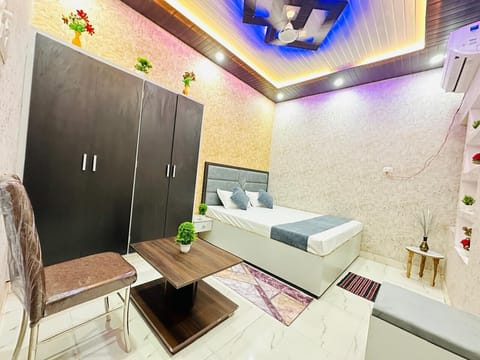 Deluxe Room, Balcony | In-room safe, desk, laptop workspace, free WiFi