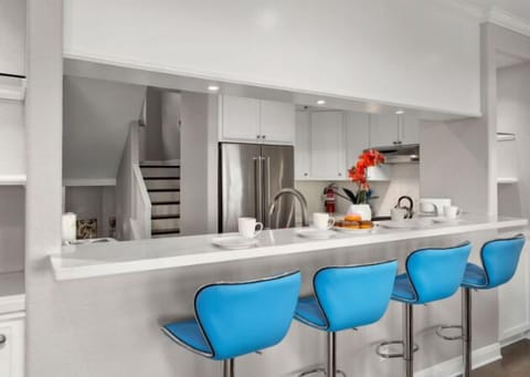 4 extra seats at the bar