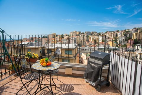 Family Apartment, Multiple Bedrooms (Sea View Historic Center) | Outdoor dining