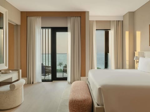 Waking Eclipse One Bedroom Suite - Sea View | Premium bedding, down comforters, minibar, in-room safe