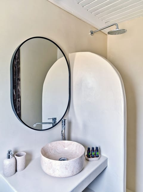 Suite, Balcony, City View | Bathroom | Shower, towels, soap, shampoo