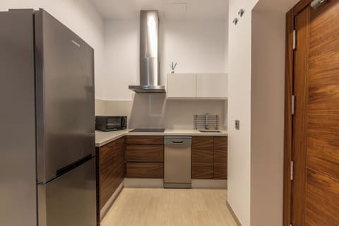 Standard Apartment, 1 Bedroom | Private kitchen | Fridge, microwave, stovetop, coffee/tea maker